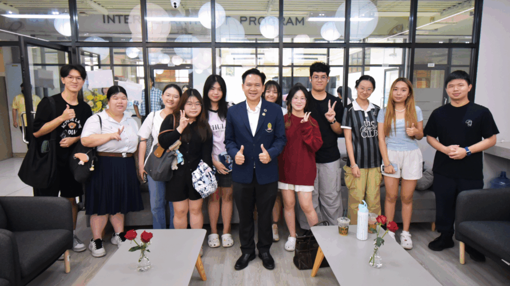 SIS’s First-Year Anniversary and Opening of Undergraduate Student Lounge